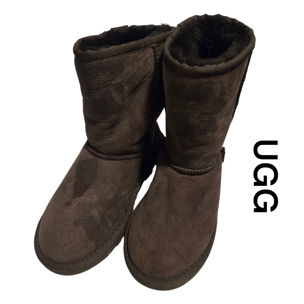 UGG Classic short size 5